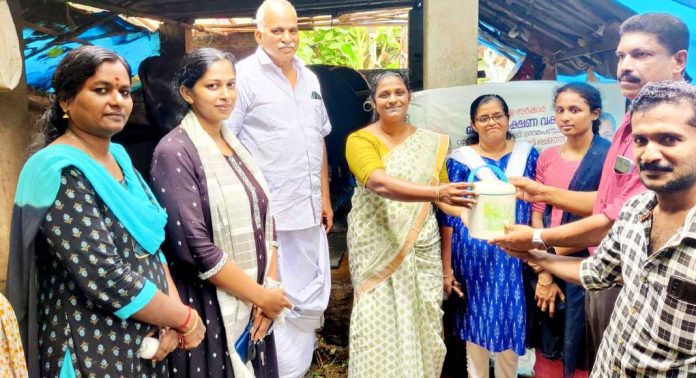 പഴവങ്ങാടി ഗ്രാമപഞ്ചായത്തിൽ അഞ്ചാം ഘട്ട കുളമ്പ് രോഗ പ്രതിരോധ കുത്തിവെപ്പ് നടത്തി പഴവങ്ങാടി ഗ്രാമപഞ്ചായത്തിൽ അഞ്ചാം ഘട്ട കുളമ്പ് രോഗ പ്രതിരോധ കുത്തിവെപ്പ് നടത്തി
