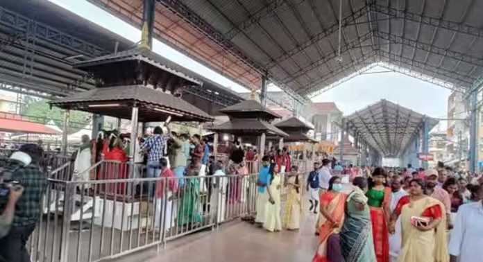 ചിങ്ങം പിറന്നു, ഗുരുവായൂരിൽ കല്യാണമേളം ; ബുക്കിങ് തിരക്ക് – ഞായറാഴ്ച മാത്രം 198 വിവാഹങ്ങൾ ചിങ്ങം പിറന്നു, ഗുരുവായൂരിൽ കല്യാണമേളം ; ബുക്കിങ് തിരക്ക് – ഞായറാഴ്ച മാത്രം 198 വിവാഹങ്ങൾ