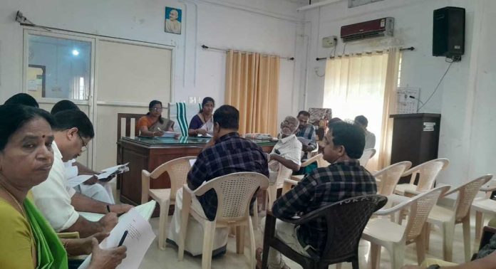 സംസ്ഥാന പാത നിർമ്മാണത്തിലെ അപാകതക്കെതിരെ കോന്നി താലൂക്ക് വികസന സമിതി സംസ്ഥാന പാത നിർമ്മാണത്തിലെ അപാകതക്കെതിരെ കോന്നി താലൂക്ക് വികസന സമിതി