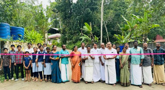 എഴുമറ്റൂർ ആശുപത്രി കാരമല റോഡ് ഉദ്ഘാടനം ചെയ്തു എഴുമറ്റൂർ ആശുപത്രി കാരമല റോഡ് ഉദ്ഘാടനം ചെയ്തു