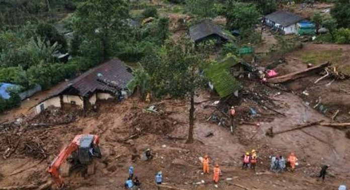 ഉരുൾപൊട്ടൽ ദുരന്തം ; തിരച്ചിൽ ഇന്നും തുടരും ഉരുൾപൊട്ടൽ ദുരന്തം ; തിരച്ചിൽ ഇന്നും തുടരും
