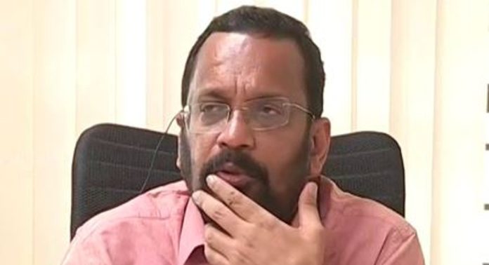 ചൂരൽമലയിലേക്കും മുണ്ടക്കൈയിലേക്കും പ്രവേശനം നിയന്ത്രിക്കും ; റവന്യൂ മന്ത്രി കെ. രാജന് ചൂരൽമലയിലേക്കും മുണ്ടക്കൈയിലേക്കും പ്രവേശനം നിയന്ത്രിക്കും ; റവന്യൂ മന്ത്രി കെ. രാജന്