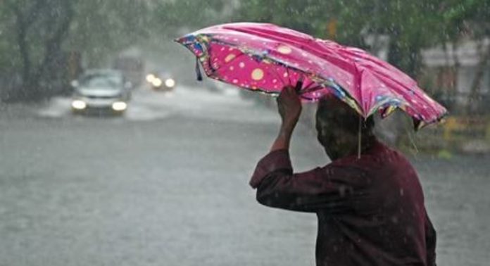 മഴ കനക്കും ; പത്തനംതിട്ട, ഇടുക്കി ജില്ലകളിൽ ഓറഞ്ച് അലർട്ട് മഴ കനക്കും ; പത്തനംതിട്ട, ഇടുക്കി ജില്ലകളിൽ ഓറഞ്ച് അലർട്ട്