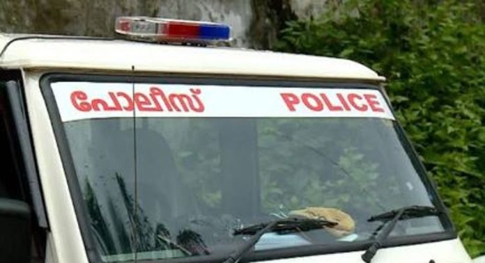 വീട്ടമ്മയെ അന്യസംസ്ഥാന തൊഴിലാളികൾ വീടു കയറി ആക്രമിച്ചു വീട്ടമ്മയെ അന്യസംസ്ഥാന തൊഴിലാളികൾ വീടു കയറി ആക്രമിച്ചു