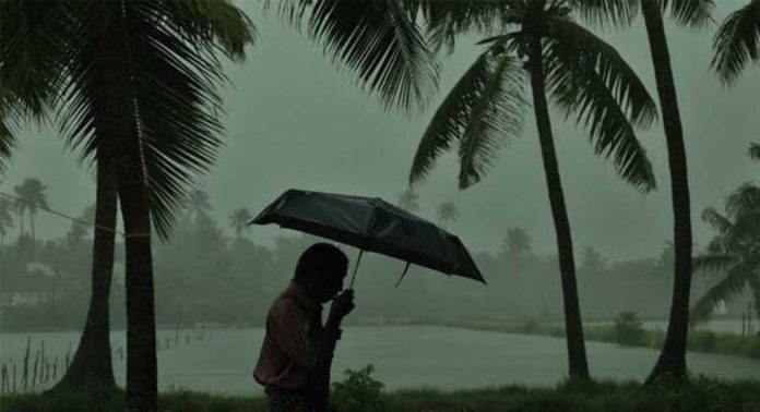 ഇന്ന് നാല് ജില്ലകളില് ഓറഞ്ച് അലര്ട്ട് ; മലയോര മേഖലകളില് ജാഗ്രത നിർദ്ദേശം ഇന്ന് നാല് ജില്ലകളില് ഓറഞ്ച് അലര്ട്ട് ; മലയോര മേഖലകളില് ജാഗ്രത നിർദ്ദേശം