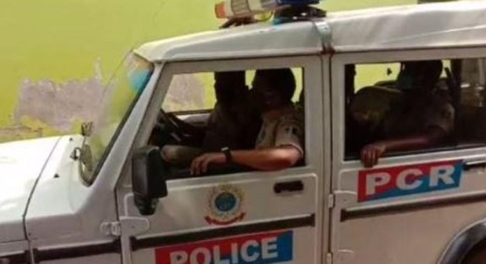 പെൺകുട്ടിയെ ശല്യം ചെയ്തതിന് തർക്കം ; വിദ്യാർഥികൾ യുവാവിനെ വെട്ടിക്കൊന്നു പെൺകുട്ടിയെ ശല്യം ചെയ്തതിന് തർക്കം ; വിദ്യാർഥികൾ യുവാവിനെ വെട്ടിക്കൊന്നു