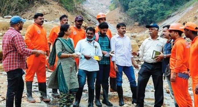 വയനാട് ഉരുൾപൊട്ടൽ ദുരന്തം ; മലവെള്ളപ്പാച്ചില് 20 മീറ്റര് ഉയരത്തില്, നിരീക്ഷണം നടത്തി ഭൗമശാസ്ത്ര സംഘം വയനാട് ഉരുൾപൊട്ടൽ ദുരന്തം ; മലവെള്ളപ്പാച്ചില് 20 മീറ്റര് ഉയരത്തില്, നിരീക്ഷണം നടത്തി ഭൗമശാസ്ത്ര സംഘം