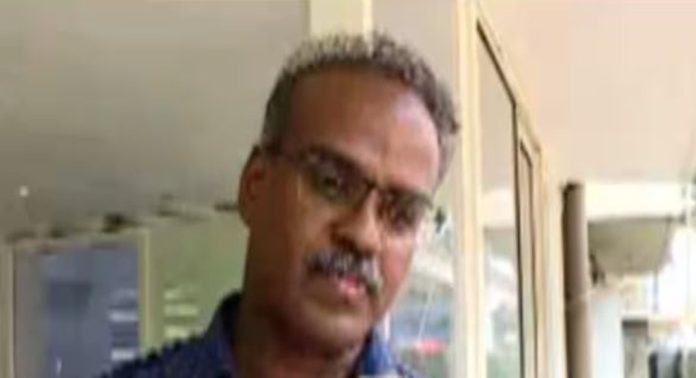 എസ് എൻ കോളേജിൽ അധ്യാപകനെ ആക്രമിച്ച സംഭവം ; നാല് വിദ്യാർത്ഥികളെ സസ്പെൻഡ് ചെയ്യും എസ് എൻ കോളേജിൽ അധ്യാപകനെ ആക്രമിച്ച സംഭവം ; നാല് വിദ്യാർത്ഥികളെ സസ്പെൻഡ് ചെയ്യും