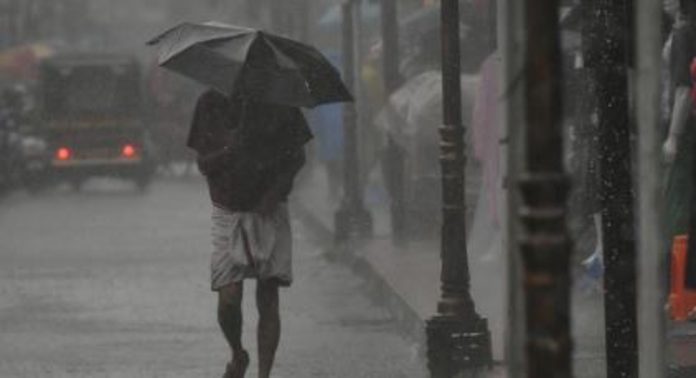 സംസ്ഥാനത്ത് വീണ്ടും തീവ്രമഴയ്ക്ക് സാധ്യത ; 9 ജില്ലകളിൽ ഓറഞ്ച് അലർട്ട്, ജാഗ്രത നിർദ്ദേശവുമായി അധികൃതർ സംസ്ഥാനത്ത് വീണ്ടും തീവ്രമഴയ്ക്ക് സാധ്യത ; 9 ജില്ലകളിൽ ഓറഞ്ച് അലർട്ട്, ജാഗ്രത നിർദ്ദേശവുമായി അധികൃതർ