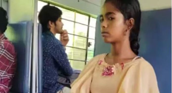 കഴക്കൂട്ടത്ത് നിന്ന് കാണാതായ കുട്ടിയെ കേരളപോലീസിന് കൈമാറി കഴക്കൂട്ടത്ത് നിന്ന് കാണാതായ കുട്ടിയെ കേരളപോലീസിന് കൈമാറി