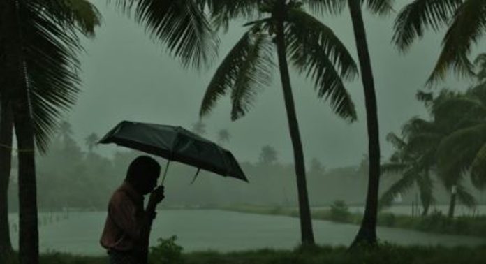സംസ്ഥാനത്ത് ഇന്ന് ആറ് ജില്ലകളിൽ യെല്ലോ അലർട്ട് സംസ്ഥാനത്ത് ഇന്ന് ആറ് ജില്ലകളിൽ യെല്ലോ അലർട്ട്