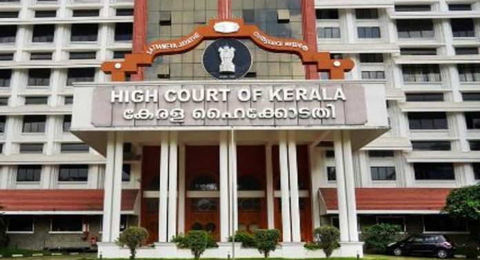 പൊതുസ്ഥലത്ത് മാലിന്യം തള്ളുന്നതിന് പിടിച്ചെടുത്ത വാഹനം വിട്ടുനൽകാൻ ബാങ്ക് ഗ്യാരന്റി വേണം ; ഹൈക്കോടതി പൊതുസ്ഥലത്ത് മാലിന്യം തള്ളുന്നതിന് പിടിച്ചെടുത്ത വാഹനം വിട്ടുനൽകാൻ ബാങ്ക് ഗ്യാരന്റി വേണം ; ഹൈക്കോടതി