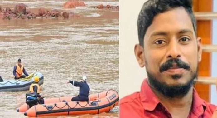 പുഴയുടെ ഒഴുക്ക് കുറഞ്ഞു ; അർജുനായുള്ള തിരച്ചിലിനായി ഇന്ന് നാവിക സേനയും ഇറങ്ങും പുഴയുടെ ഒഴുക്ക് കുറഞ്ഞു ; അർജുനായുള്ള തിരച്ചിലിനായി ഇന്ന് നാവിക സേനയും ഇറങ്ങും