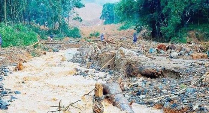 രാജ്യത്തെ ഉരുൾപൊട്ടൽ സാധ്യതാപട്ടികയിൽ അഞ്ചാം സ്ഥാനത്ത് പാലക്കാട് ; റിപ്പോർട്ടുകൾ പുറത്ത് രാജ്യത്തെ ഉരുൾപൊട്ടൽ സാധ്യതാപട്ടികയിൽ അഞ്ചാം സ്ഥാനത്ത് പാലക്കാട് ; റിപ്പോർട്ടുകൾ പുറത്ത്