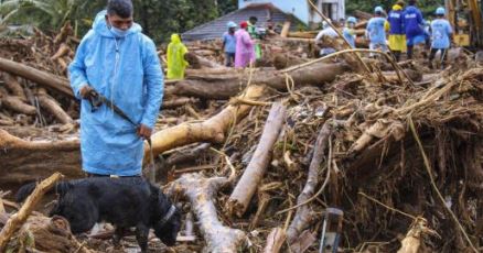വയനാട് ഉരുൾപൊട്ടൽ ദുരന്തം ; ഇന്ന് ജനകീയ തിരച്ചിൽ നടത്തും വയനാട് ഉരുൾപൊട്ടൽ ദുരന്തം ; ഇന്ന് ജനകീയ തിരച്ചിൽ നടത്തും