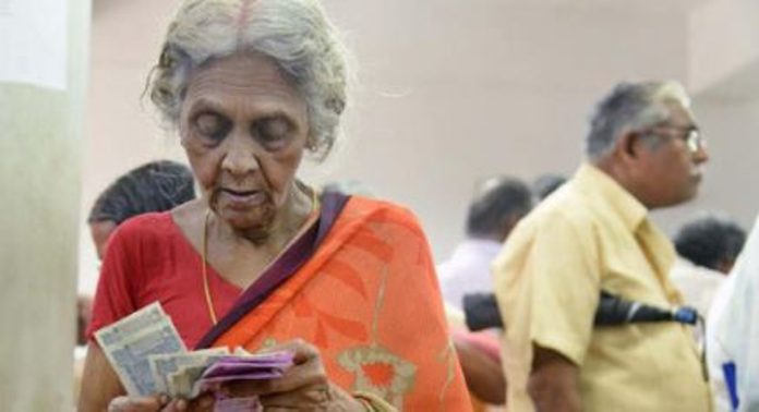 ഓണത്തിന് രണ്ട് മാസത്തെ ക്ഷേമ പെൻഷൻ നൽകാൻ തീരുമാനവുമായി സർക്കാർ ഓണത്തിന് രണ്ട് മാസത്തെ ക്ഷേമ പെൻഷൻ നൽകാൻ തീരുമാനവുമായി സർക്കാർ
