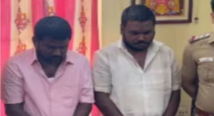 കള്ള നോട്ടുകളുമായി രണ്ട് പേർ അറസ്റ്റിൽ കള്ള നോട്ടുകളുമായി രണ്ട് പേർ അറസ്റ്റിൽ