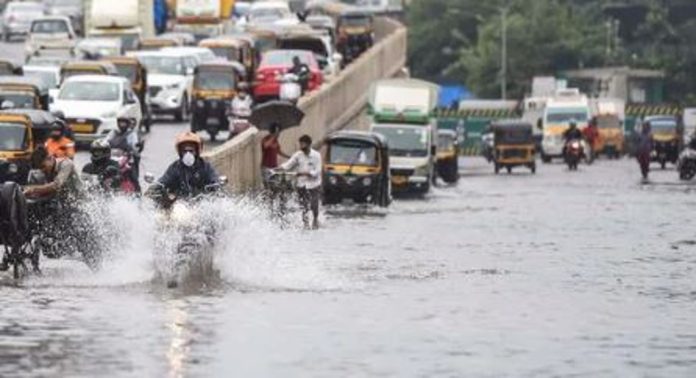 ഉത്തരേന്ത്യയിൽ മഴക്കെടുതി അതിരൂക്ഷം ; നാല് സംസ്ഥാനങ്ങളിൽ മഴ മുന്നറിയിപ്പ്, ജാഗ്രത മുന്നറിയിപ്പ് നൽകി അധികൃതർ ഉത്തരേന്ത്യയിൽ മഴക്കെടുതി അതിരൂക്ഷം ; നാല് സംസ്ഥാനങ്ങളിൽ മഴ മുന്നറിയിപ്പ്, ജാഗ്രത മുന്നറിയിപ്പ് നൽകി അധികൃതർ