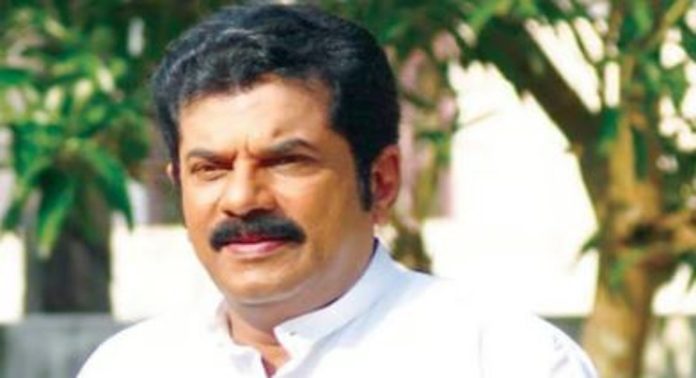 കള്ളമുഖംമൂടിയിട്ടാണ് മുകേഷ് ആ കസേരയില് ഇരിക്കുന്നത് ; തുറന്നടിച്ച് പരാതിക്കാരി കള്ളമുഖംമൂടിയിട്ടാണ് മുകേഷ് ആ കസേരയില് ഇരിക്കുന്നത് ; തുറന്നടിച്ച് പരാതിക്കാരി