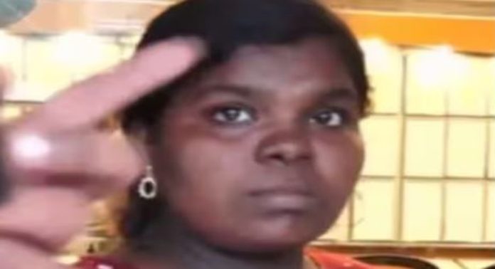 മോഷ്ടിച്ച സ്വര്ണാഭരണം വിൽക്കാൻ ശ്രമിക്കുന്നതിനിടെ യുവതി അറസ്റ്റിൽ മോഷ്ടിച്ച സ്വര്ണാഭരണം വിൽക്കാൻ ശ്രമിക്കുന്നതിനിടെ യുവതി അറസ്റ്റിൽ