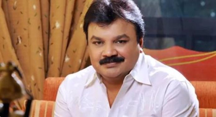 ഒന്ന് അഡ്ജസ്റ്റ് ചെയ്താൽ അവസരവും കിട്ടും…; ഇടവേള ബാബുവിനെതിരെ വെളിപ്പെടുത്തലുമായി ജൂനിയർ ആർട്ടിസ്റ്റ് ഒന്ന് അഡ്ജസ്റ്റ് ചെയ്താൽ അവസരവും കിട്ടും…; ഇടവേള ബാബുവിനെതിരെ വെളിപ്പെടുത്തലുമായി ജൂനിയർ ആർട്ടിസ്റ്റ്