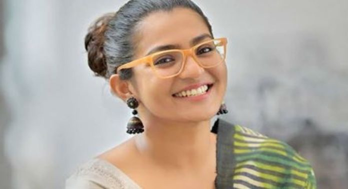 എത്ര ഭീരുക്കളാണ് അവര് ; ‘അമ്മ’ കമ്മിറ്റി പിരിച്ചുവിട്ടതില് പ്രതികരണവുമായി പാര്വതി തിരുവോത്ത് എത്ര ഭീരുക്കളാണ് അവര് ; ‘അമ്മ’ കമ്മിറ്റി പിരിച്ചുവിട്ടതില് പ്രതികരണവുമായി പാര്വതി തിരുവോത്ത്