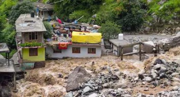 ഹിമാചൽ പ്രദേശിലെ മേഘ വിസ്ഫോടനം ; 13 മരണം, 45 പേരെ കാണാതായി ഹിമാചൽ പ്രദേശിലെ മേഘ വിസ്ഫോടനം ; 13 മരണം, 45 പേരെ കാണാതായി