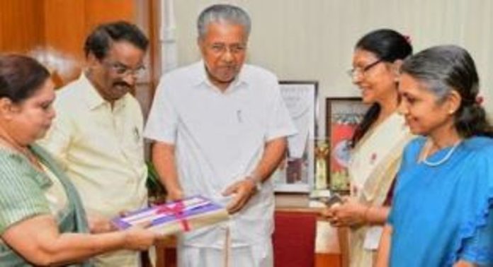 ഹേമ കമ്മിറ്റി റിപ്പോര്ട്ട് ; നിര്ദേശിച്ചതിലും അധികം ഭാഗം സര്ക്കാര് വെട്ടി മാറ്റി, വിവാദം ഹേമ കമ്മിറ്റി റിപ്പോര്ട്ട് ; നിര്ദേശിച്ചതിലും അധികം ഭാഗം സര്ക്കാര് വെട്ടി മാറ്റി, വിവാദം