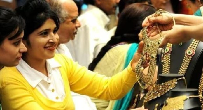 സംസ്ഥാനത്ത് സ്വര്ണവില വീണ്ടും താഴേക്ക് സംസ്ഥാനത്ത് സ്വര്ണവില വീണ്ടും താഴേക്ക്