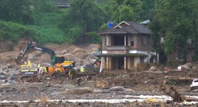 ആശയവിനിമയം അതിസങ്കീര്ണം ; ദുര്ഘടപ്രദേശങ്ങളില് ഹാം റേഡിയോ സേവനം ഉറപ്പാക്കി ആശയവിനിമയം അതിസങ്കീര്ണം ; ദുര്ഘടപ്രദേശങ്ങളില് ഹാം റേഡിയോ സേവനം ഉറപ്പാക്കി