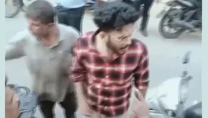 കെഎസ്ആര്ടിസി ഡ്രൈവറെ യുവാവ് മര്ദിച്ച സംഭവം ; പ്രതിയുടെ കാര് കസ്റ്റഡിയിലെടുത്തു കെഎസ്ആര്ടിസി ഡ്രൈവറെ യുവാവ് മര്ദിച്ച സംഭവം ; പ്രതിയുടെ കാര് കസ്റ്റഡിയിലെടുത്തു