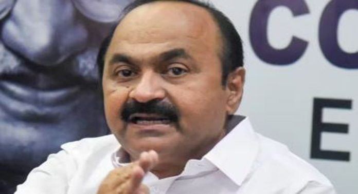 കേരള പോലീസ് ഇപ്പോൾ സിപിഎമ്മിന്റെ ഏറാൻ മൂളികളായി ; വിഡി സതീശൻ കേരള പോലീസ് ഇപ്പോൾ സിപിഎമ്മിന്റെ ഏറാൻ മൂളികളായി ; വിഡി സതീശൻ