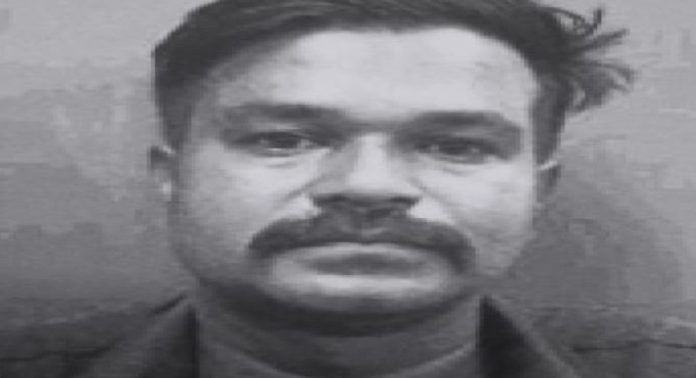 ചപ്പാത്തി നിർമാണത്തിനിടെ തടവുകാരൻ മതിൽ ചാടി രക്ഷപെട്ടു ചപ്പാത്തി നിർമാണത്തിനിടെ തടവുകാരൻ മതിൽ ചാടി രക്ഷപെട്ടു