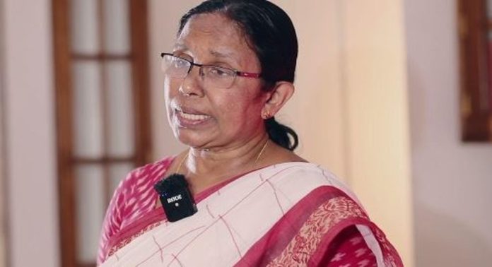 കാഫിർ സ്ക്രീൻഷോട്ട് വിവാദം ; പാർട്ടി ചിഹ്നങ്ങൾ ഉപയോഗിച്ച് ചിലർ ഇടതുപക്ഷത്തിനെതിരെ പ്രവർത്തിക്കുന്നുവെന്ന് കെ.കെ ശൈലജ എം.എൽ.എ കാഫിർ സ്ക്രീൻഷോട്ട് വിവാദം ; പാർട്ടി ചിഹ്നങ്ങൾ ഉപയോഗിച്ച് ചിലർ ഇടതുപക്ഷത്തിനെതിരെ പ്രവർത്തിക്കുന്നുവെന്ന് കെ.കെ ശൈലജ എം.എൽ.എ