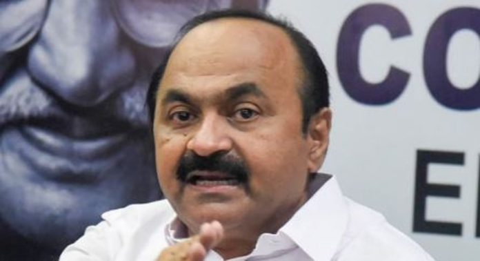 ബംഗാളി നടിയുടെ ആരോപണം ; സജി ചെറിയാന് രാജിവെക്കണമെന്ന് വി.ഡി സതീശന് ബംഗാളി നടിയുടെ ആരോപണം ; സജി ചെറിയാന് രാജിവെക്കണമെന്ന് വി.ഡി സതീശന്