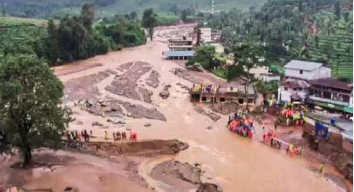 മണ്ണോട് ചേർന്ന് ദുരന്തഭൂമി ; നാശനഷ്ടങ്ങൾ എത്രയായിയെന്ന കണക്കുകള്ക്കായി ഇനിയും കാത്തിരിക്കണം, പ്രതീക്ഷയറ്റ് രക്ഷപെട്ടവർ… മണ്ണോട് ചേർന്ന് ദുരന്തഭൂമി ; നാശനഷ്ടങ്ങൾ എത്രയായിയെന്ന കണക്കുകള്ക്കായി ഇനിയും കാത്തിരിക്കണം, പ്രതീക്ഷയറ്റ് രക്ഷപെട്ടവർ…
