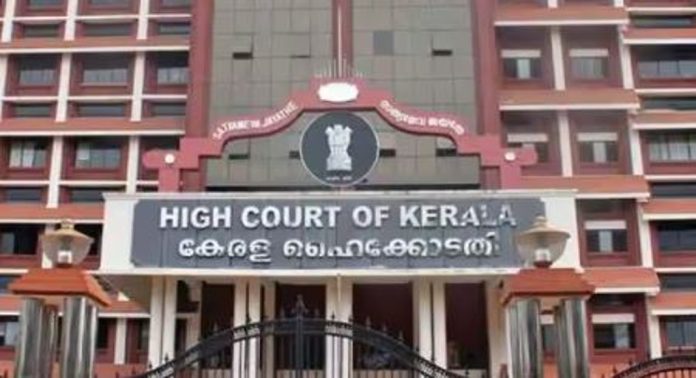 ഹേമ കമ്മിറ്റി റിപ്പോർട്ടിന്റെ പൂർണരൂപം ഹാജരാക്കണം ; ഹൈക്കോടതി ഹേമ കമ്മിറ്റി റിപ്പോർട്ടിന്റെ പൂർണരൂപം ഹാജരാക്കണം ; ഹൈക്കോടതി