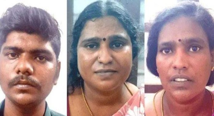 വയോധികയെ കബളിപ്പിച്ച് ലക്ഷങ്ങൾ തട്ടി ; തമിഴ്നാട് സ്വദേശികള് പിടിയിൽ വയോധികയെ കബളിപ്പിച്ച് ലക്ഷങ്ങൾ തട്ടി ; തമിഴ്നാട് സ്വദേശികള് പിടിയിൽ
