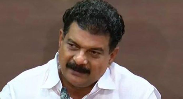 എത്താന് കുറച്ച് വൈകി ; പിന്നാലെ എസ്പിയെ പൊതുവേദിയില് അപമാനിച്ച് പി.വി.അന്വര് എംഎല്എ എത്താന് കുറച്ച് വൈകി ; പിന്നാലെ എസ്പിയെ പൊതുവേദിയില് അപമാനിച്ച് പി.വി.അന്വര് എംഎല്എ