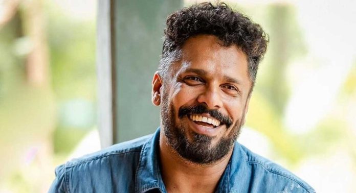 എല്ലാവരും കാപട്യം നിറഞ്ഞവർ ; ‘ഫെഫ്ക’യില് നിന്ന് സംവിധായകന് ആഷിക് അബു രാജിവച്ചു എല്ലാവരും കാപട്യം നിറഞ്ഞവർ ; ‘ഫെഫ്ക’യില് നിന്ന് സംവിധായകന് ആഷിക് അബു രാജിവച്ചു