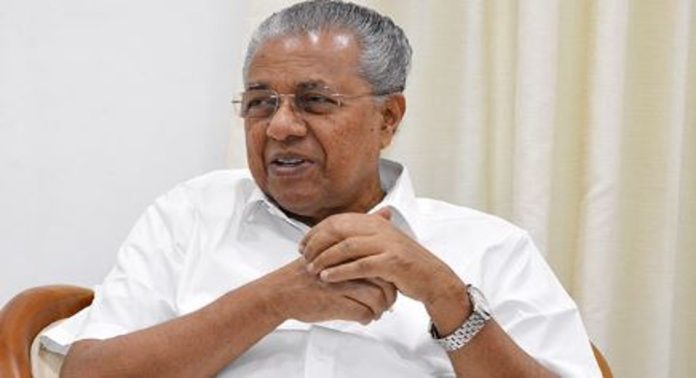 അർജുന്റെ കുടുംബത്തെ മുഖ്യമന്ത്രി സന്ദർശിച്ചു അർജുന്റെ കുടുംബത്തെ മുഖ്യമന്ത്രി സന്ദർശിച്ചു
