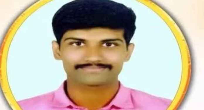 പന്തുകളിക്കിടെ പരിക്കേറ്റ് ചികിത്സയിൽ കഴിയുകയായിരുന്ന വിദ്യാര്ഥി മരിച്ചു പന്തുകളിക്കിടെ പരിക്കേറ്റ് ചികിത്സയിൽ കഴിയുകയായിരുന്ന വിദ്യാര്ഥി മരിച്ചു