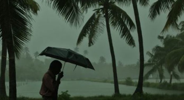 മഴ മുന്നറിയിപ്പിൽ വീണ്ടും മാറ്റം ; സംസ്ഥാനത്ത് ശക്തമായ മഴയ്ക്ക് സാധ്യത മഴ മുന്നറിയിപ്പിൽ വീണ്ടും മാറ്റം ; സംസ്ഥാനത്ത് ശക്തമായ മഴയ്ക്ക് സാധ്യത