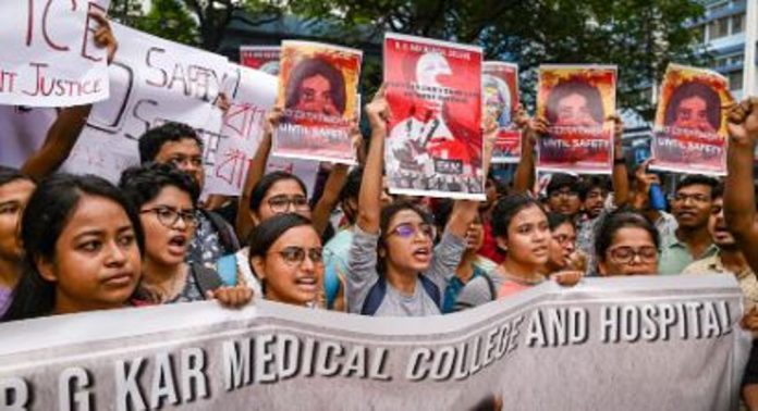 ആരോഗ്യ പ്രവർത്തകരുടെ സുരക്ഷ ഉറപ്പാക്കും ; ഡോക്ടർമാരോട് ജോലിയിൽ പ്രവേശിക്കാൻ അഭ്യർഥിച്ച് ആരോഗ്യമന്ത്രാലയം ആരോഗ്യ പ്രവർത്തകരുടെ സുരക്ഷ ഉറപ്പാക്കും ; ഡോക്ടർമാരോട് ജോലിയിൽ പ്രവേശിക്കാൻ അഭ്യർഥിച്ച് ആരോഗ്യമന്ത്രാലയം