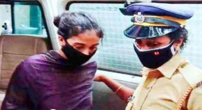 കല്ലുവാതുക്കലില് നവജാതശിശു മരിച്ച കേസ് ; അമ്മയ്ക്ക് പത്ത് വര്ഷം കഠിന തടവ് കല്ലുവാതുക്കലില് നവജാതശിശു മരിച്ച കേസ് ; അമ്മയ്ക്ക് പത്ത് വര്ഷം കഠിന തടവ്
