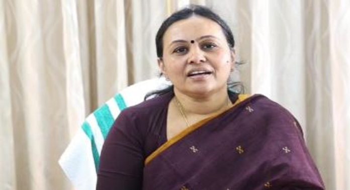 ആയുഷ് മേഖലയില് 207.9 കോടിയുടെ പദ്ധതികള്ക്ക് അംഗീകാരം ലഭിച്ചതായി ആരോഗ്യമന്ത്രി വീണാ ജോര്ജ് ആയുഷ് മേഖലയില് 207.9 കോടിയുടെ പദ്ധതികള്ക്ക് അംഗീകാരം ലഭിച്ചതായി ആരോഗ്യമന്ത്രി വീണാ ജോര്ജ്