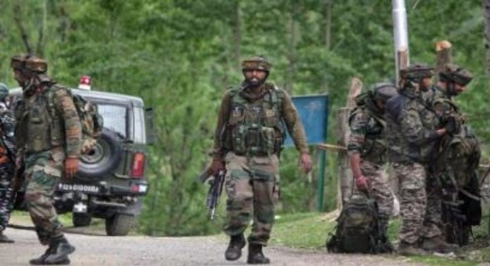 ജമ്മുകശ്മീരില് വീണ്ടും ഏറ്റുമുട്ടല് ; സൈനിക ഉദ്യോഗസ്ഥന് വീരമൃത്യു ജമ്മുകശ്മീരില് വീണ്ടും ഏറ്റുമുട്ടല് ; സൈനിക ഉദ്യോഗസ്ഥന് വീരമൃത്യു