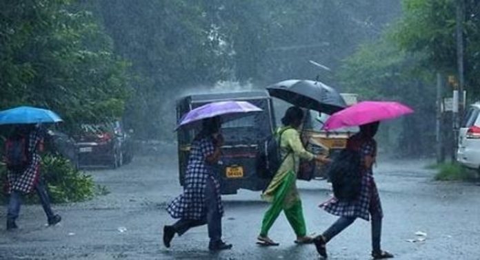 സംസ്ഥാനത്ത് ഇന്നും ശക്തമായ മഴയ്ക്ക് സാധ്യത സംസ്ഥാനത്ത് ഇന്നും ശക്തമായ മഴയ്ക്ക് സാധ്യത