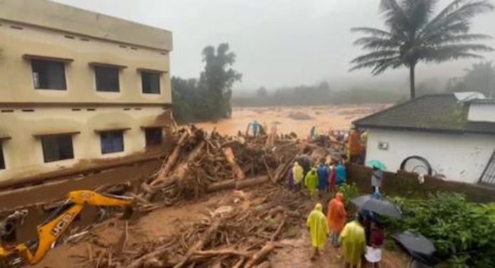 രക്ഷാപ്രവര്ത്തനമെന്ന വ്യാജേന ദുരന്തഭൂമിയില് മോഷ്ടാക്കളുടെ സാന്നിധ്യവും ; മുന്നറിയിപ്പുമായി പോലീസ് രക്ഷാപ്രവര്ത്തനമെന്ന വ്യാജേന ദുരന്തഭൂമിയില് മോഷ്ടാക്കളുടെ സാന്നിധ്യവും ; മുന്നറിയിപ്പുമായി പോലീസ്