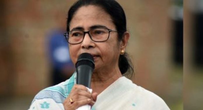 വനിതാ ഡോക്ടറെ ബലാത്സംഗം ചെയ്ത് കൊലപ്പെടുത്തിയ സംഭവം ; വിവാദ പരാമർശവുമായി മമത, രാജി ആവശ്യപ്പെട്ട് ബിജെപി വനിതാ ഡോക്ടറെ ബലാത്സംഗം ചെയ്ത് കൊലപ്പെടുത്തിയ സംഭവം ; വിവാദ പരാമർശവുമായി മമത, രാജി ആവശ്യപ്പെട്ട് ബിജെപി